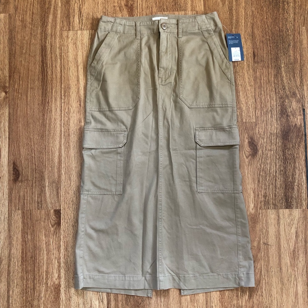 Universal Thread Pencil Midi Skirt Tan women’s-size 4